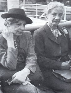 Elin och Ester i Grekland 1937